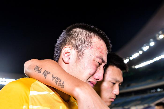 科尔切斯特门将发挥神勇，关键时刻扑救