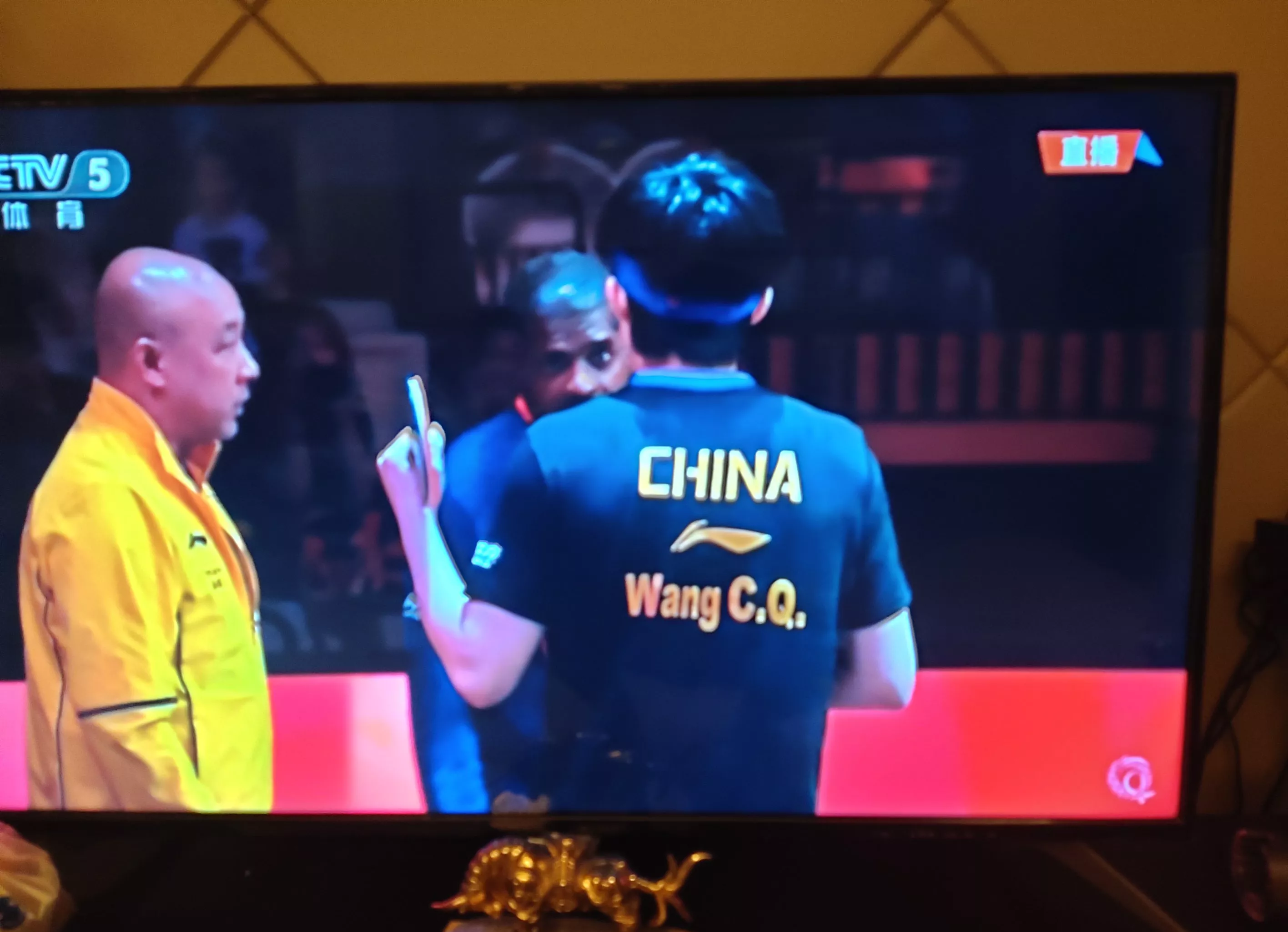 开云体育平台APP-意外发生！选手突遭失误，唏嘘声中仍斩获佳绩的简单介绍