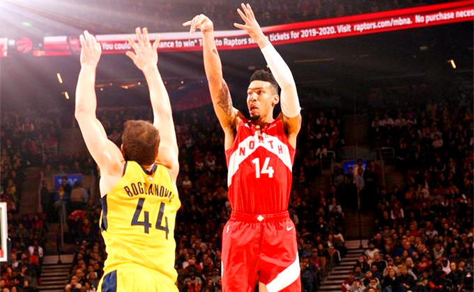 黄蜂队连续击败劲敌，向季后赛进发