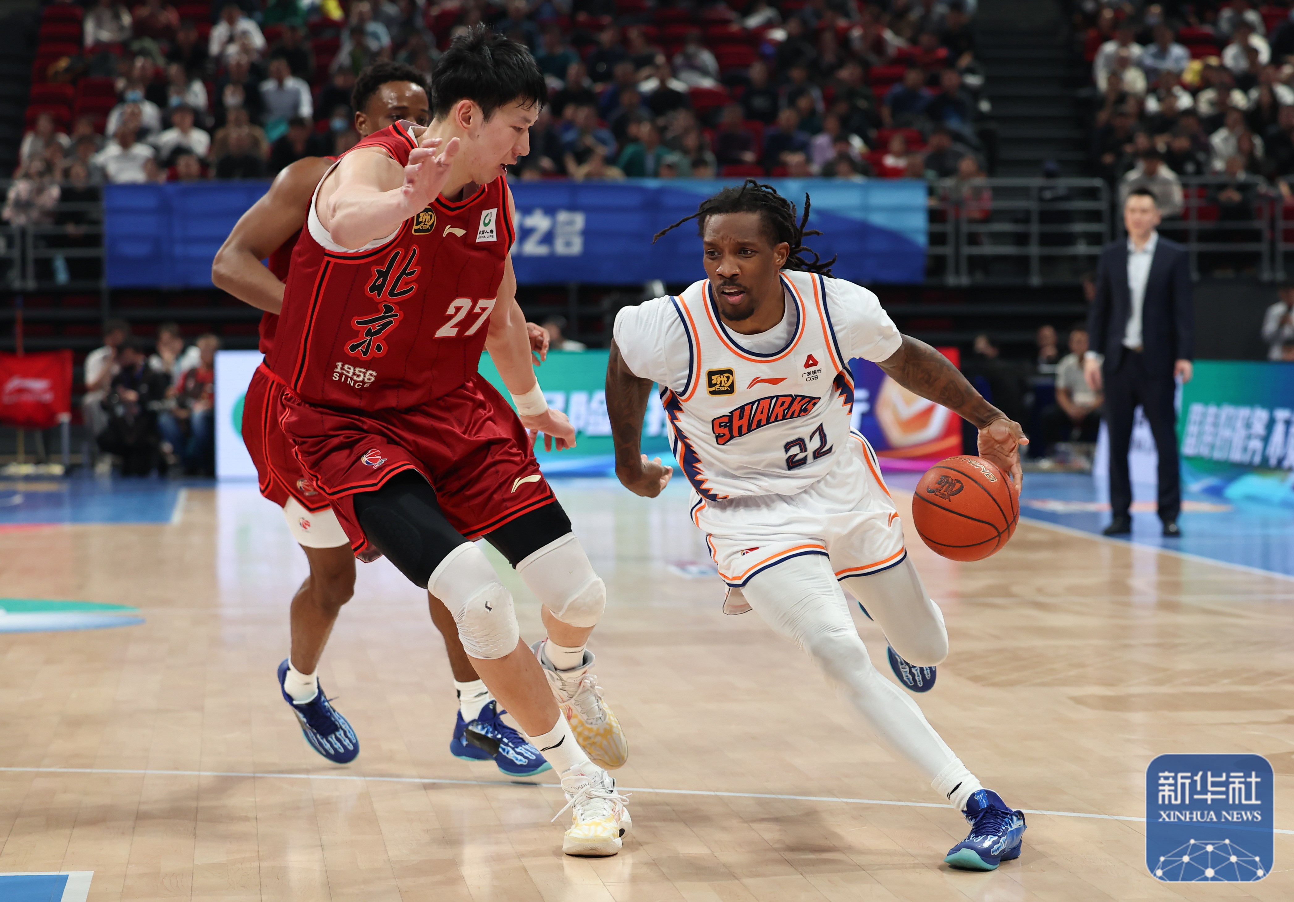 开云官网-体育精彩瞬间：球员们斗志昂扬迎战挑战