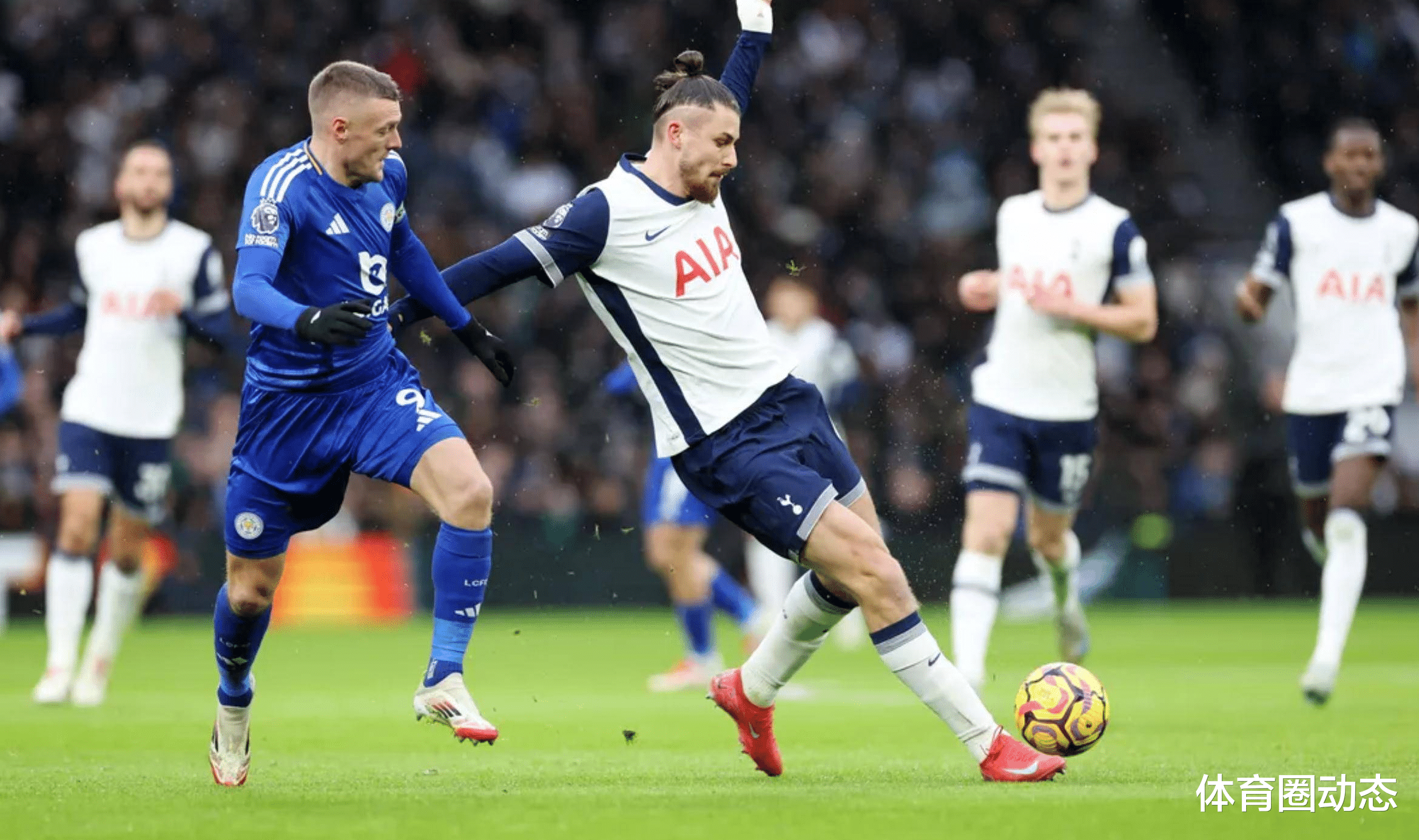 关于莱斯特城取得胜利，球队士气高昂的信息