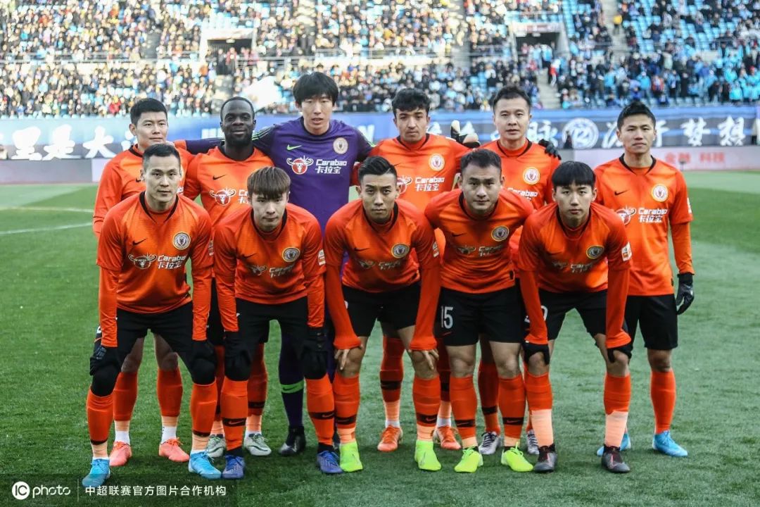 北京人和主场大胜大连一方，喜获胜利