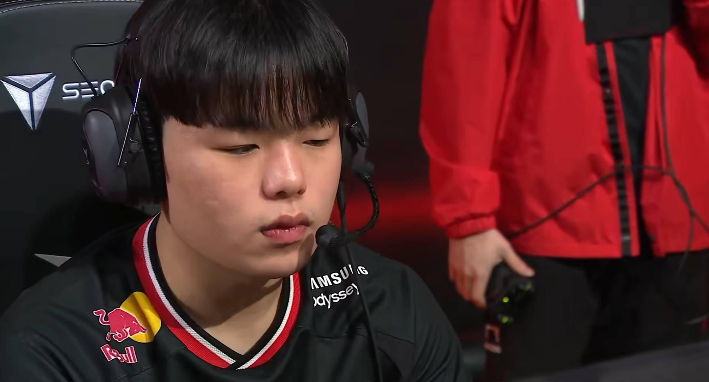 开云下载-包含CLG血洗T1，Faker单局斩获MVP鏖战多局小组赛，强势挺进下一轮的词条