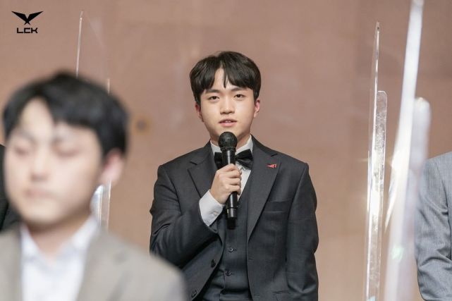 关于MAD血洗DFM，Zeus单局斩获MVP顶尖较量入围赛，技惊四座的信息