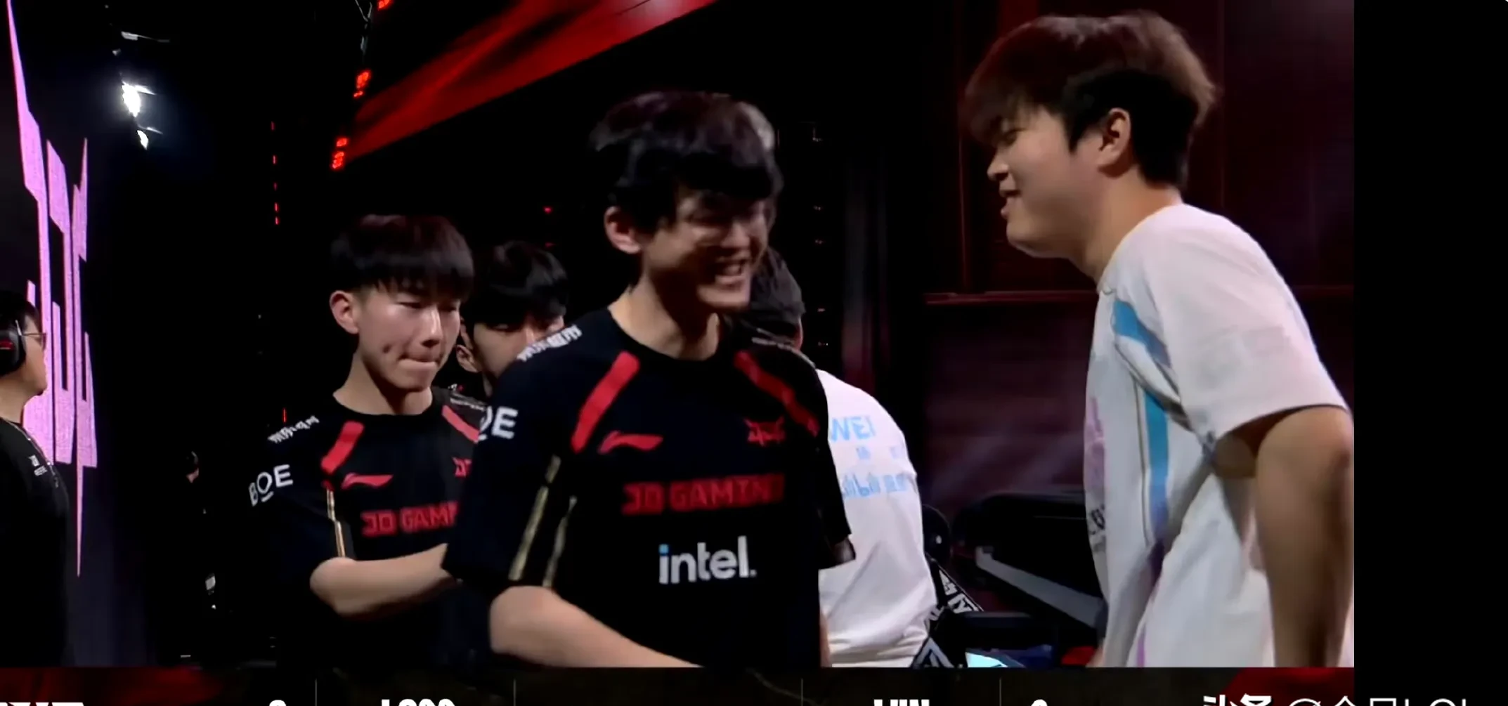 TES险胜RNG，Bin打出惊人五杀焦点之战四强赛，留下经典瞬间的简单介绍