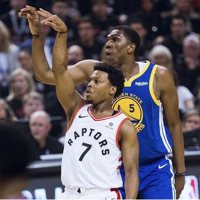 关于猛龙球迷表达对球队铁血战斗精神的支持的信息