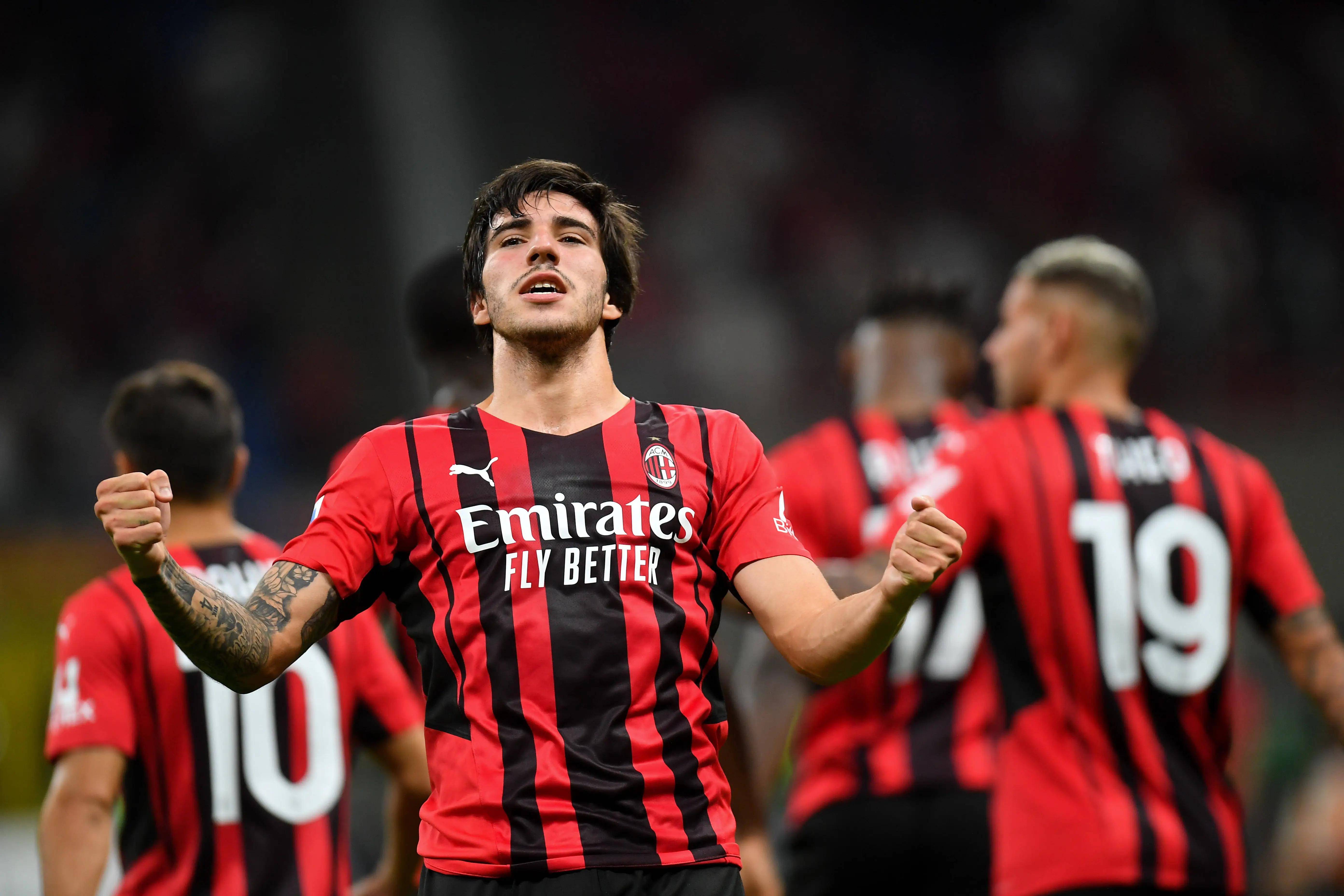 关于尤文图斯负于对手，小组出线形势不妙的信息