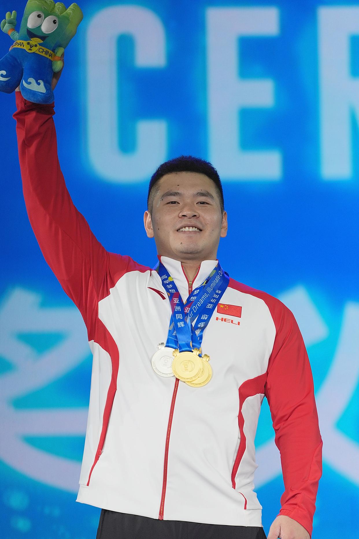 爱沙尼亚选手稳健发挥，取得举重项目亚军