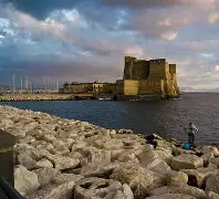 热那亚被凯塔尼亚逆转，遭遇失利