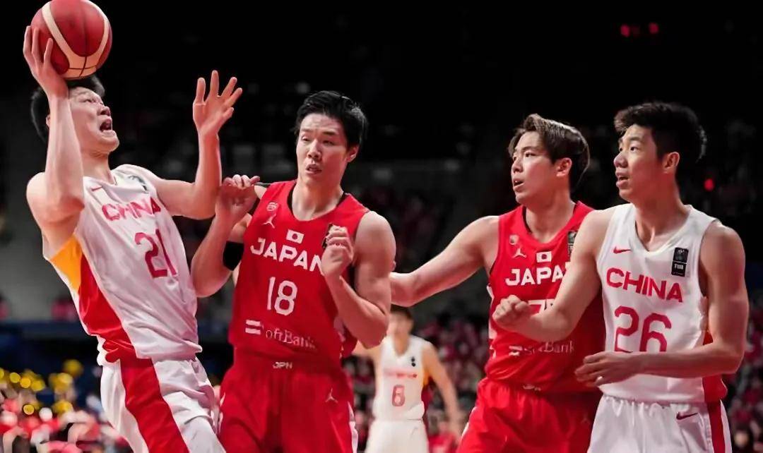 关于强强对话！国内顶尖篮球队争夺胜利的信息